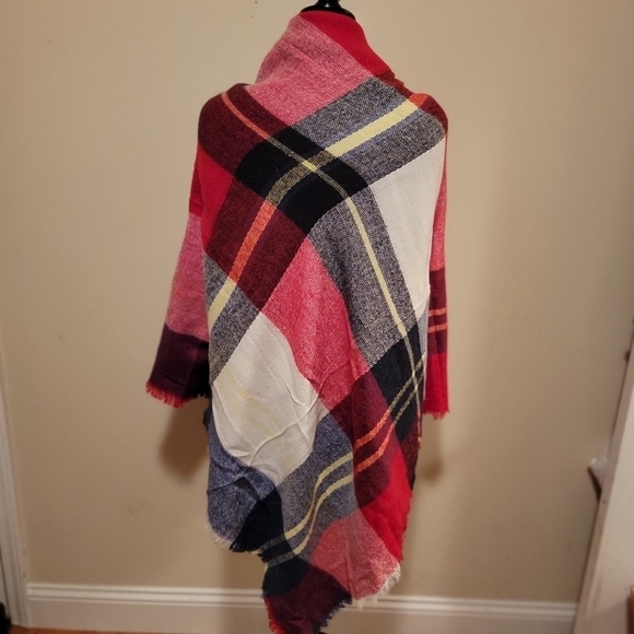 EUC Plaid Wrap / Shawl - Picture 2 of 3